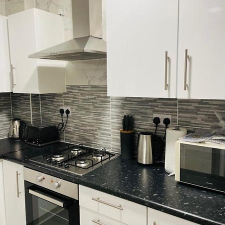 Superb And Comfortable 3Bd Home In Дагенъм Екстериор снимка