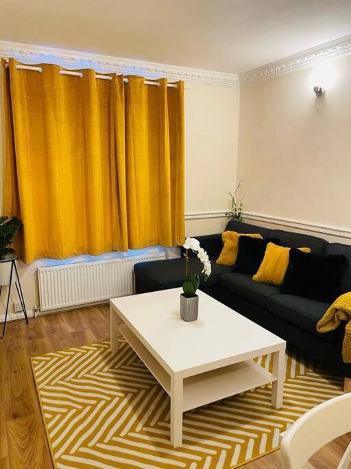 Superb And Comfortable 3Bd Home In Дагенъм Екстериор снимка