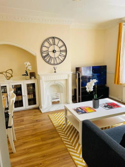 Superb And Comfortable 3Bd Home In Дагенъм Екстериор снимка