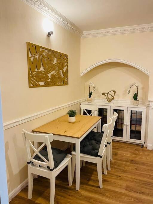 Superb And Comfortable 3Bd Home In Дагенъм Екстериор снимка