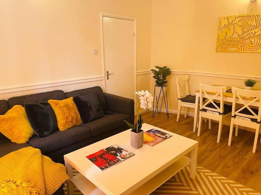 Superb And Comfortable 3Bd Home In Дагенъм Екстериор снимка