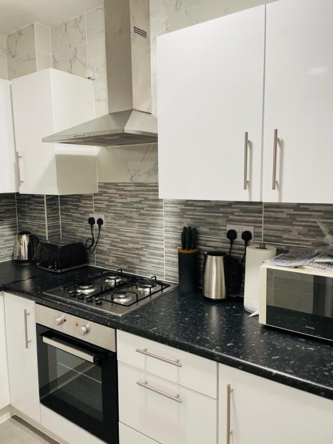 Superb And Comfortable 3Bd Home In Дагенъм Екстериор снимка